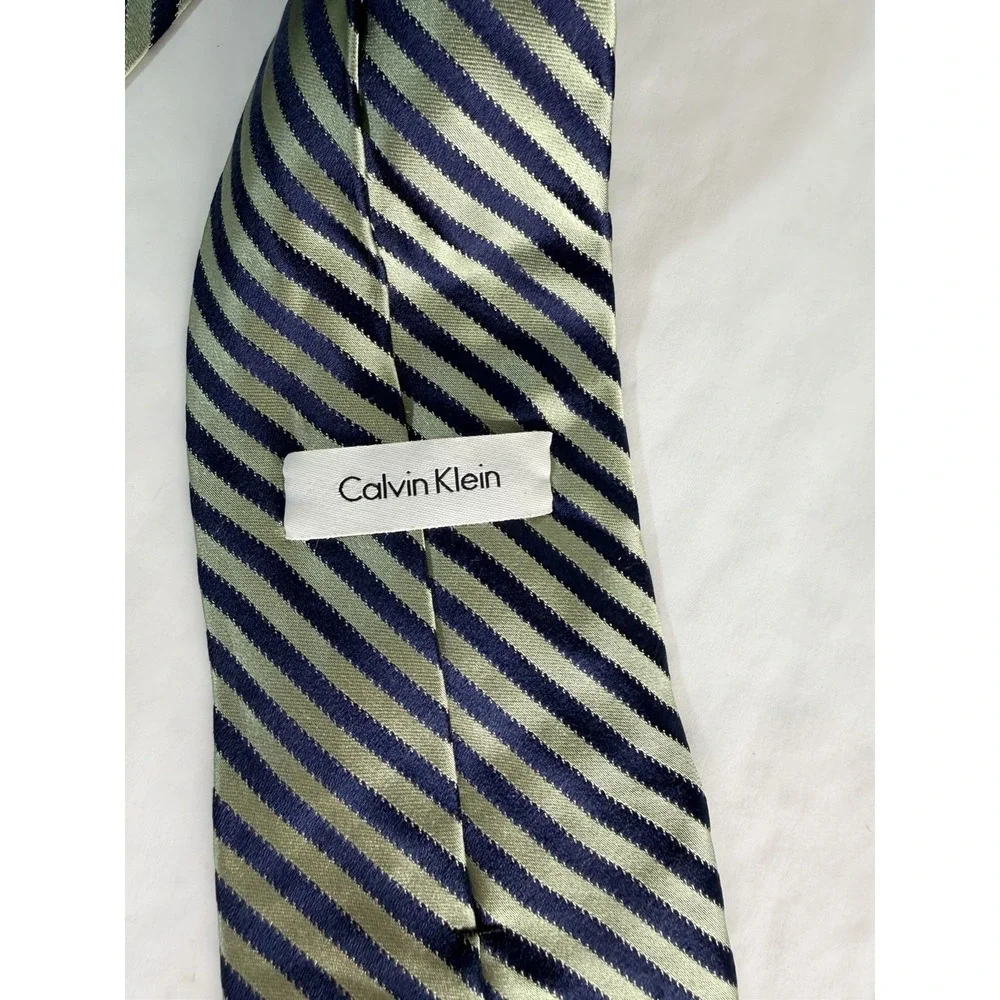 Calvin Klein Men's Silk Tie Navy Blue‎ & Light Green Diagonal Stripe Classic